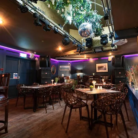 Courtmacsherry Отель 3*