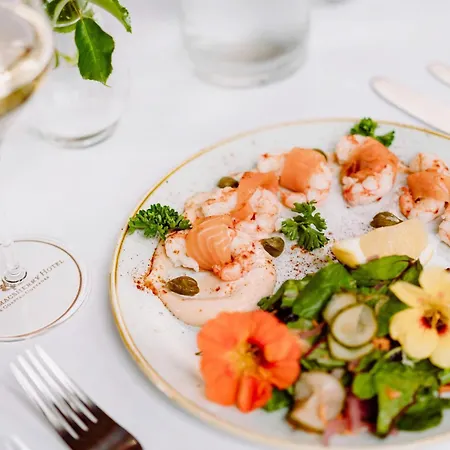 Courtmacsherry Отель